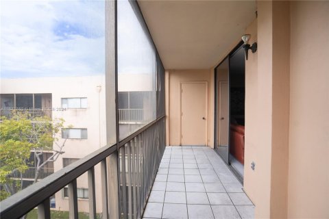 Condominio en venta en Miami, Florida, 2 dormitorios, 89.65 m2 № 1397739 - foto 15