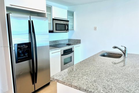 Condominio en venta en Miami, Florida, 1 dormitorio, 78.5 m2 № 1397783 - foto 6