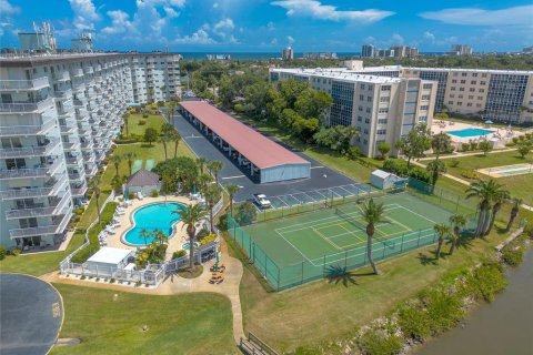 Condo in Daytona Beach, Florida, 2 bedrooms  № 1376573 - photo 2