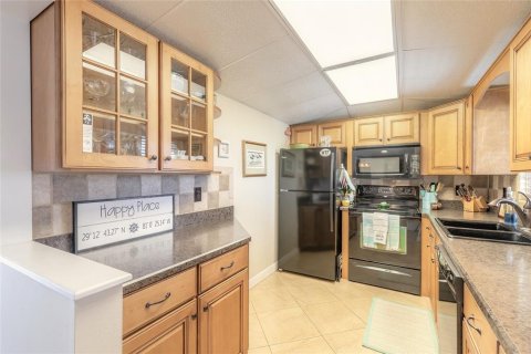 Condo in Daytona Beach, Florida, 2 bedrooms  № 1376573 - photo 5