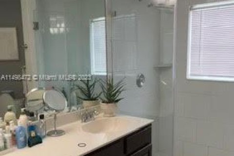 House in Pembroke Pines, Florida 3 bedrooms, 150.87 sq.m. № 882194 - photo 12