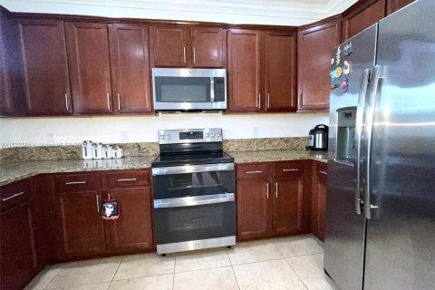 Townhouse in Doral, Florida 3 bedrooms, 156.08 sq.m. № 1132548 - photo 15