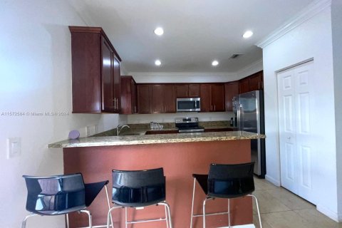 Townhouse in Doral, Florida 3 bedrooms, 156.08 sq.m. № 1132548 - photo 11