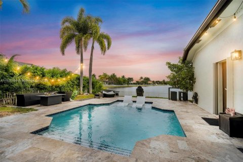 Villa ou maison à vendre à Miramar, Floride: 5 chambres, 239.32 m2 № 1229594 - photo 2