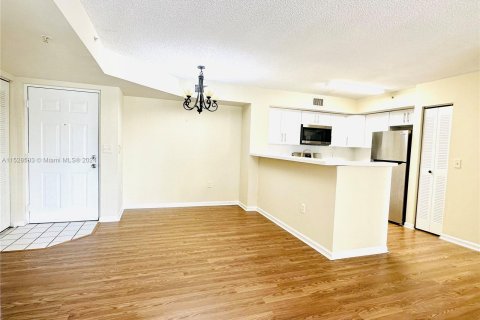 Condominio en venta en Miramar, Florida, 2 dormitorios, 89.74 m2 № 993864 - foto 3