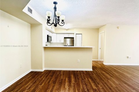 Condominio en venta en Miramar, Florida, 2 dormitorios, 89.74 m2 № 993864 - foto 2