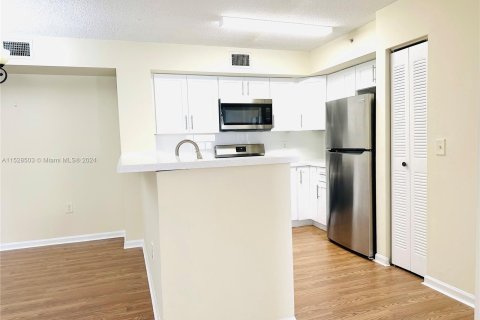 Condominio en venta en Miramar, Florida, 2 dormitorios, 89.74 m2 № 993864 - foto 6