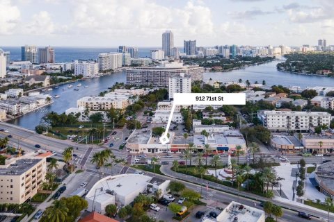 Купить коммерческую недвижимость в Майами-Бич, Флорида № 1147277 - фото 1