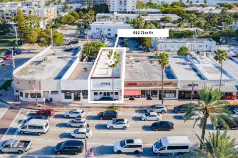 Commercial property in Miami Beach, Florida № 1147277 - photo 2