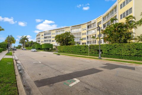 Copropriété à vendre à Palm Beach, Floride: 2 chambres, 158.21 m2 № 936476 - photo 15