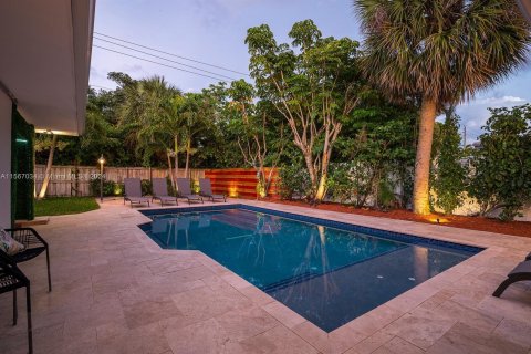 Casa en venta en Pompano Beach, Florida, 5 dormitorios, 216.18 m2 № 1116083 - foto 3