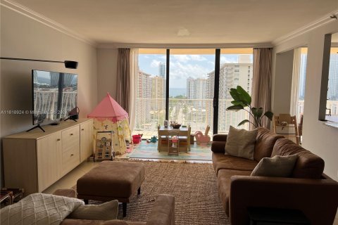 Condo in Sunny Isles Beach, Florida, 2 bedrooms  № 1240115 - photo 3