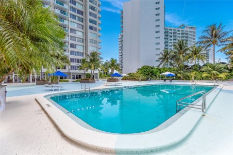 Studio in the Condo in Miami Beach, Florida  № 1240113 - photo 25