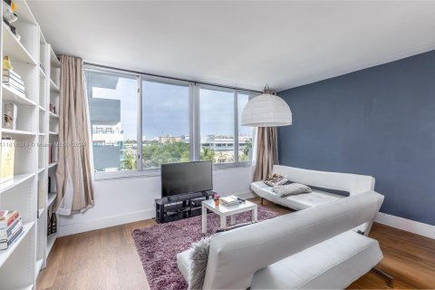 Condominio en venta en Miami Beach, Florida, 63.17 m2 № 1240113 - foto 4