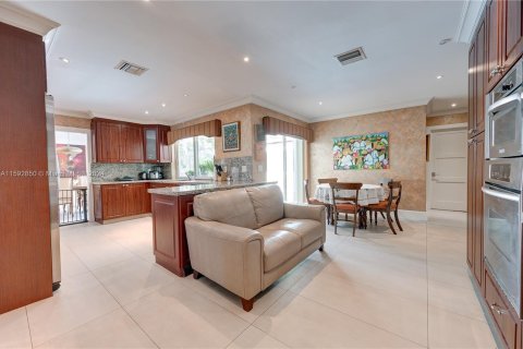 Casa en venta en Fort Lauderdale, Florida, 6 dormitorios № 1184831 - foto 17