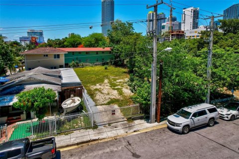 Propiedad comercial en venta en Miami, Florida № 1185713 - foto 14