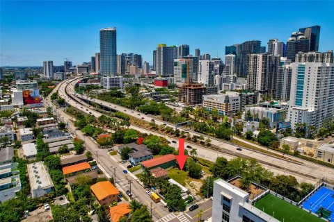 Propiedad comercial en venta en Miami, Florida № 1185713 - foto 8