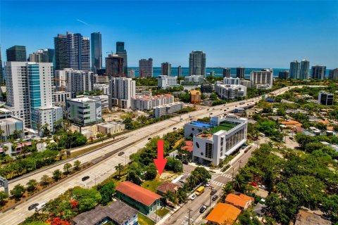 Propiedad comercial en venta en Miami, Florida № 1185713 - foto 9