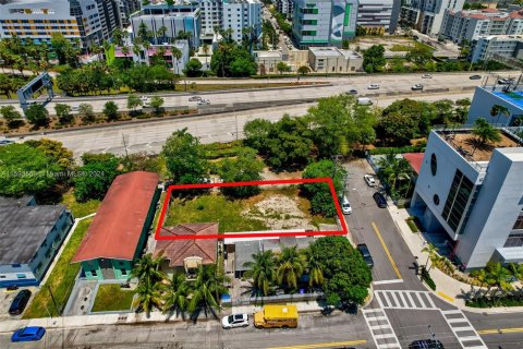 Propiedad comercial en venta en Miami, Florida № 1185713 - foto 7