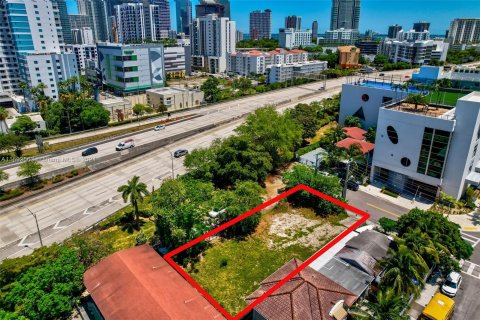 Propiedad comercial en venta en Miami, Florida № 1185713 - foto 3