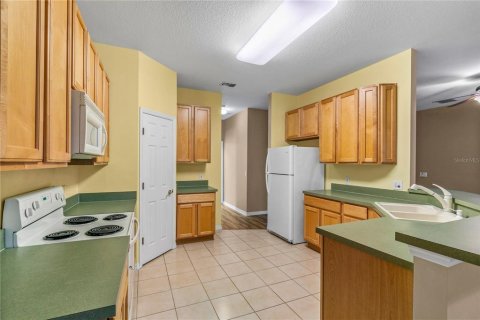 Villa ou maison à vendre à Kissimmee, Floride: 2 chambres, 136.29 m2 № 1368217 - photo 11