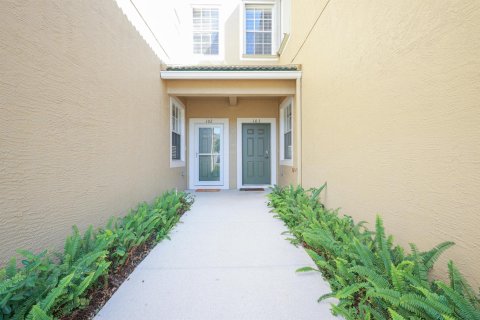 Townhouse in Stuart, Florida 3 bedrooms, 164.99 sq.m. № 1223625 - photo 4