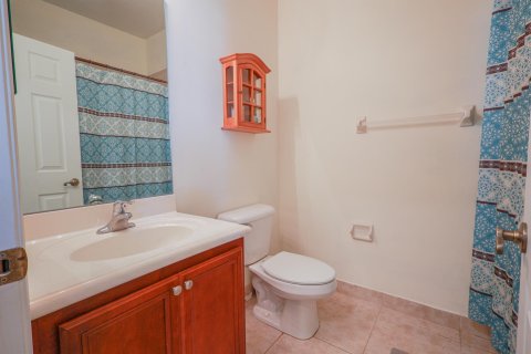 Townhouse in Stuart, Florida 3 bedrooms, 164.99 sq.m. № 1223625 - photo 8