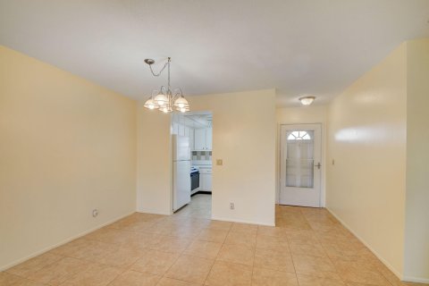 House in West Palm Beach, Florida 2 bedrooms, 75.72 sq.m. № 1127999 - photo 22