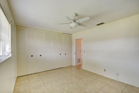 House in West Palm Beach, Florida 2 bedrooms, 75.72 sq.m. № 1127999 - photo 17