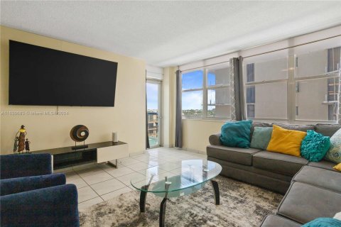 Condominio en venta en Miami Beach, Florida, 1 dormitorio, 96.8 m2 № 1291441 - foto 15