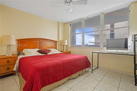 Condominio en venta en Miami Beach, Florida, 1 dormitorio, 96.8 m2 № 1291441 - foto 18