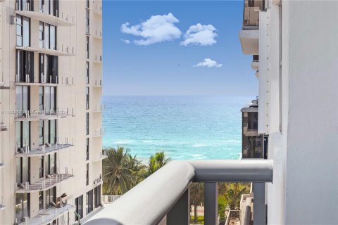 Condominio en venta en Miami Beach, Florida, 1 dormitorio, 96.8 m2 № 1291441 - foto 1