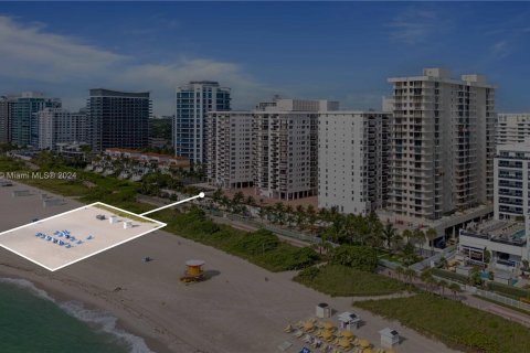 Condo in Miami Beach, Florida, 1 bedroom  № 1291441 - photo 28