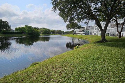 Condo in Deerfield Beach, Florida, 2 bedrooms  № 1177387 - photo 11