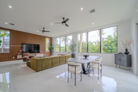 Villa ou maison à vendre à Davie, Floride: 4 chambres, 277.31 m2 № 1224216 - photo 6