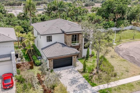 Villa ou maison à vendre à Davie, Floride: 4 chambres, 277.31 m2 № 1224216 - photo 2