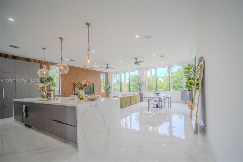 Villa ou maison à vendre à Davie, Floride: 4 chambres, 277.31 m2 № 1224216 - photo 5