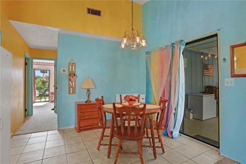 Dúplex en venta en New Smyrna Beach, Florida, 2 dormitorios, 95.88 m2 № 1152746 - foto 9