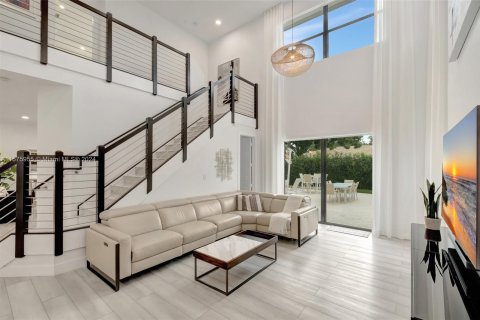 Casa en venta en Miami Lakes, Florida, 5 dormitorios, 283.35 m2 № 1147141 - foto 27