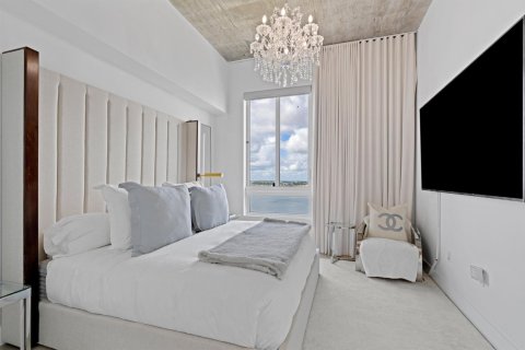 Copropriété à louer à West Palm Beach, Floride: 2 chambres, 100.8 m2 № 760967 - photo 16