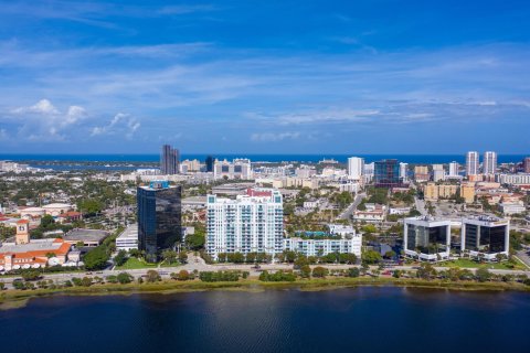 Condo in West Palm Beach, Florida, 2 bedrooms  № 760967 - photo 2