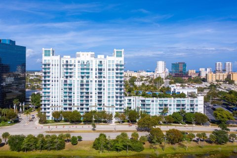 Copropriété à louer à West Palm Beach, Floride: 2 chambres, 100.8 m2 № 760967 - photo 3