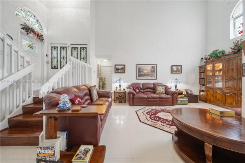 Villa ou maison à vendre à Miami, Floride: 3 chambres, 215.9 m2 № 1331112 - photo 4