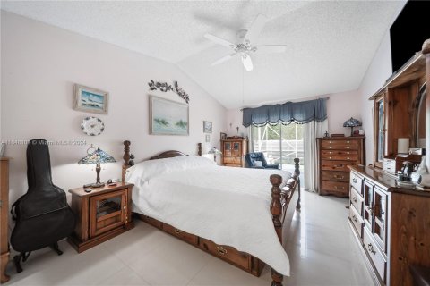 Villa ou maison à vendre à Miami, Floride: 3 chambres, 215.9 m2 № 1331112 - photo 14