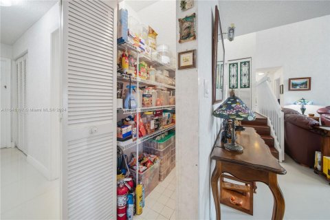 Villa ou maison à vendre à Miami, Floride: 3 chambres, 215.9 m2 № 1331112 - photo 25