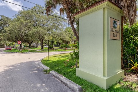 House in Fort Lauderdale, Florida 3 bedrooms, 193.7 sq.m. № 750379 - photo 2