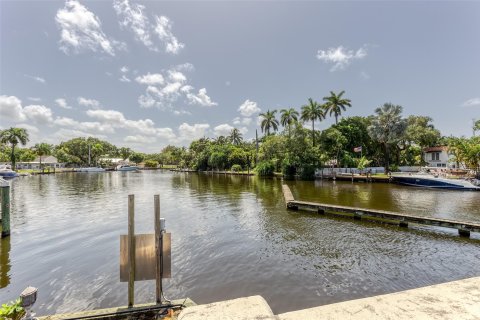 House in Fort Lauderdale, Florida 3 bedrooms, 193.7 sq.m. № 750379 - photo 3