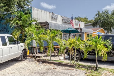 House in Fort Lauderdale, Florida 3 bedrooms, 193.7 sq.m. № 750379 - photo 10