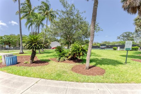 House in Fort Lauderdale, Florida 3 bedrooms, 193.7 sq.m. № 750379 - photo 11