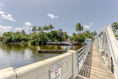 House in Fort Lauderdale, Florida 3 bedrooms, 193.7 sq.m. № 750379 - photo 4